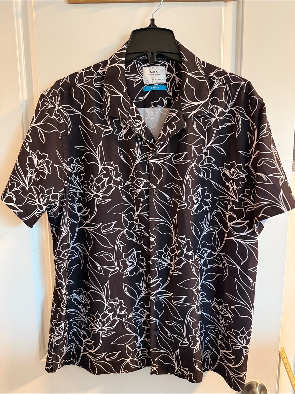 🥳 5 for $25 BUNDLE MBX Black Floral Short-Sleeve Button-Down Shirt - Relaxed Fit